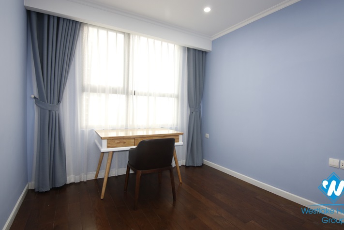 High-end three-bedroom apartment with lake view in D'capital building on Tran Duy Hung st, Cau Giay